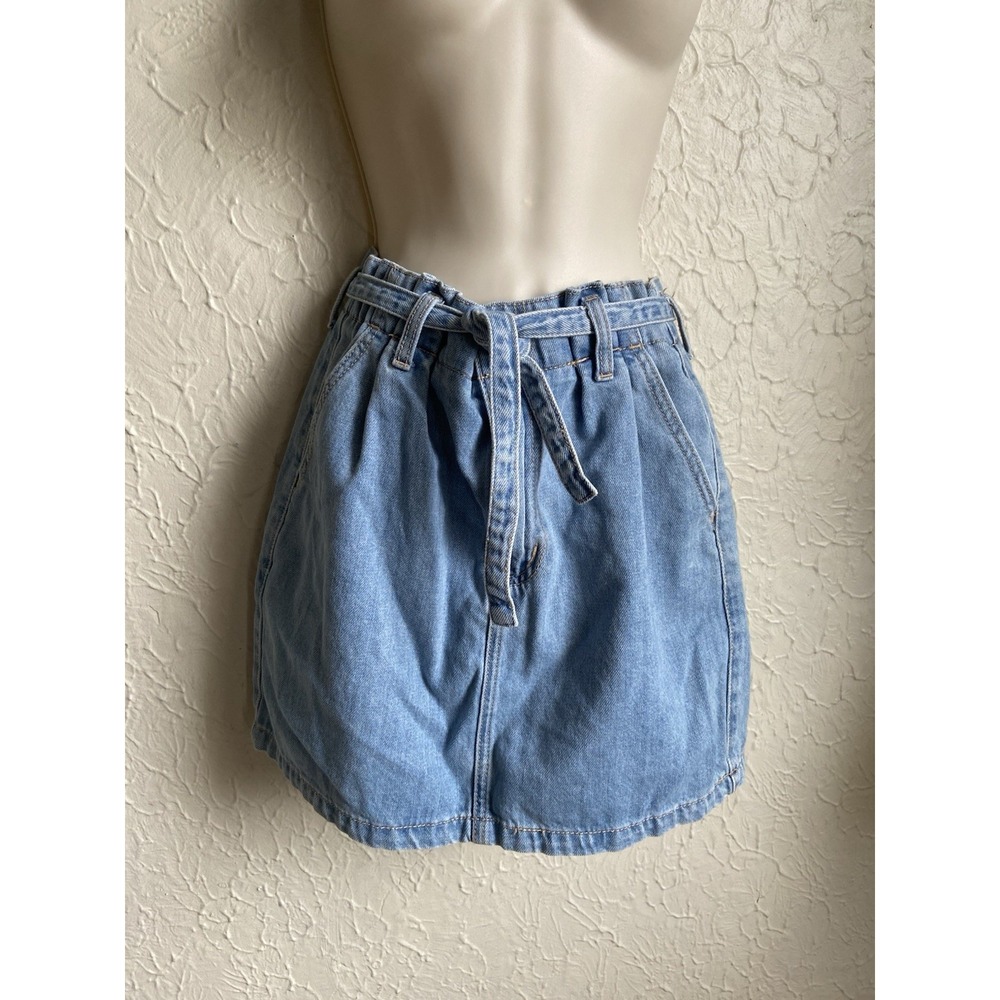 Hollister Ultra High-Rise Skirt Medium Wash Denim Paperbag Waist Mini Skirt W27